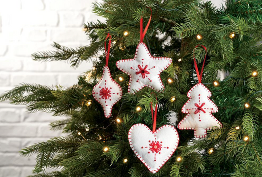 White Felt Ornament Kit - Docraft